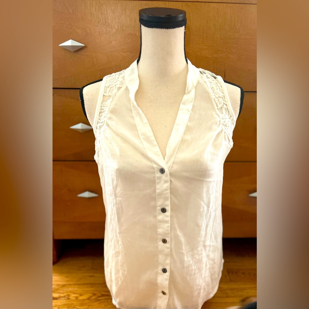 White sleeveless top- Size Small